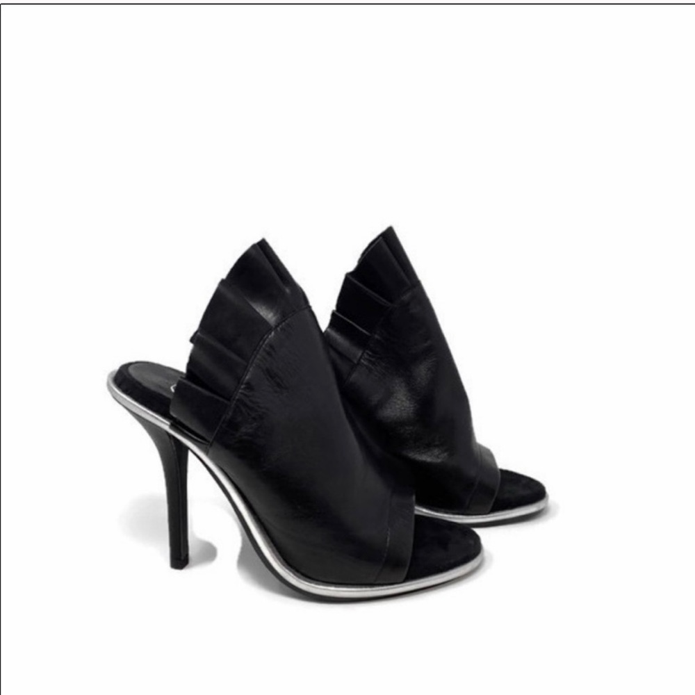 Kelsi Dagger Brooklyn Camelot Ruffle heels ☀️☀️☀️ - Picture 6 of 10
